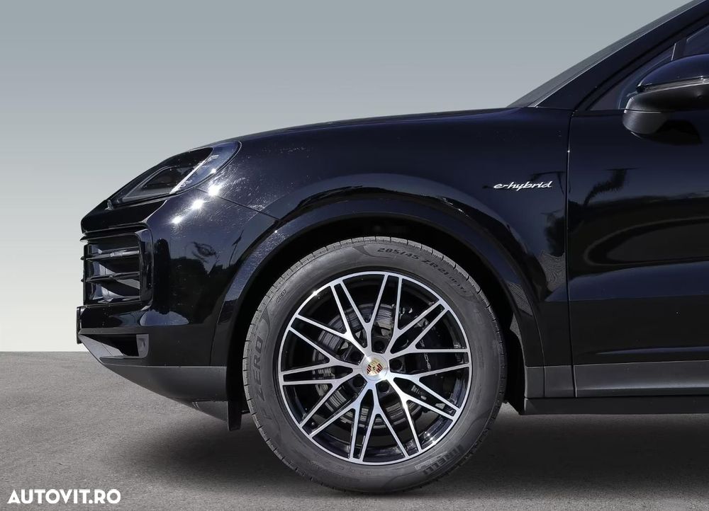 Porsche Cayenne Coupe E-Hybrid - 6