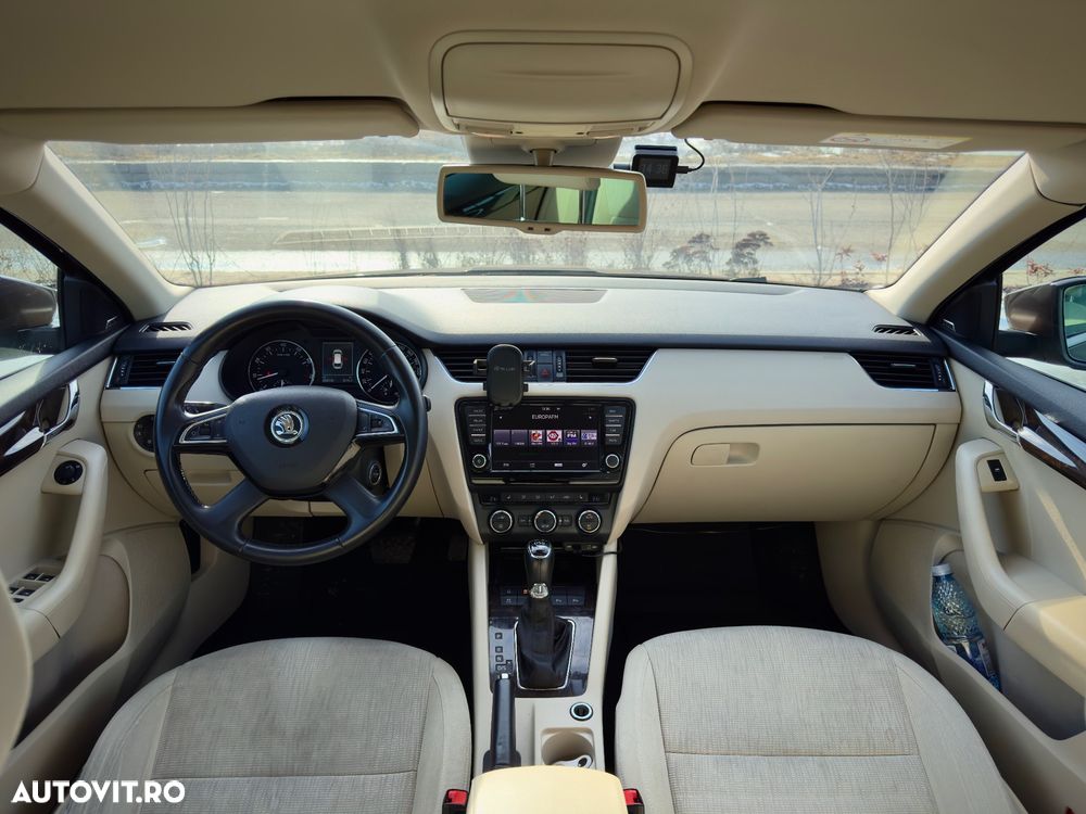 Skoda Octavia 1.4 TSI ELEGANCE DSG - 9