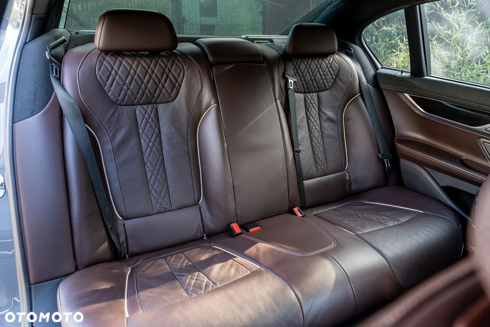 BMW Seria 7 750Ld xDrive sport - 40