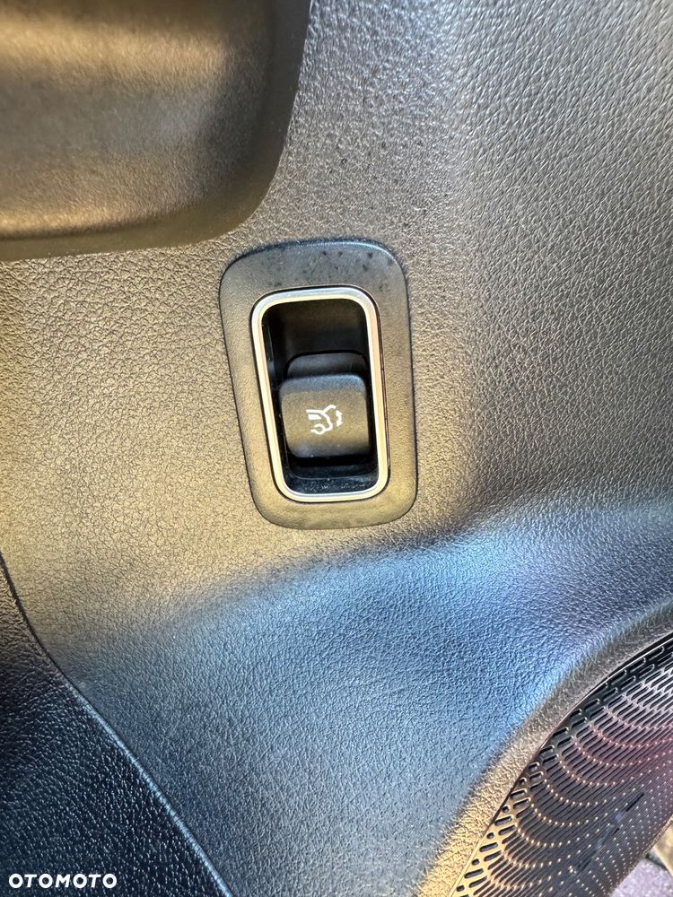 Mercedes-Benz GLB 220 d 4Matic 8G-DCT Progressive - 34