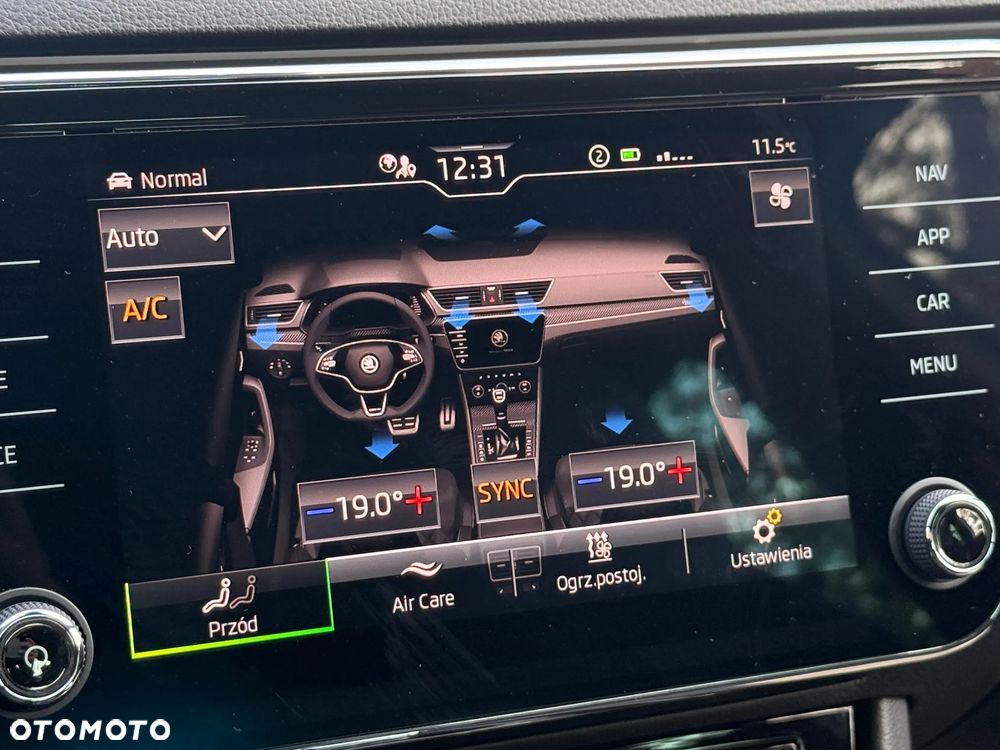 Skoda Superb 2.0 TDI SCR Sportline DSG - 35