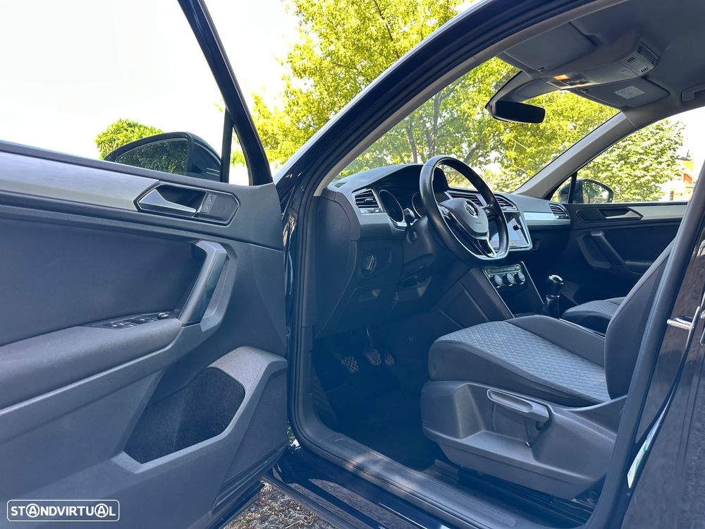 VW Tiguan 1.6 TDI Confortline - 16