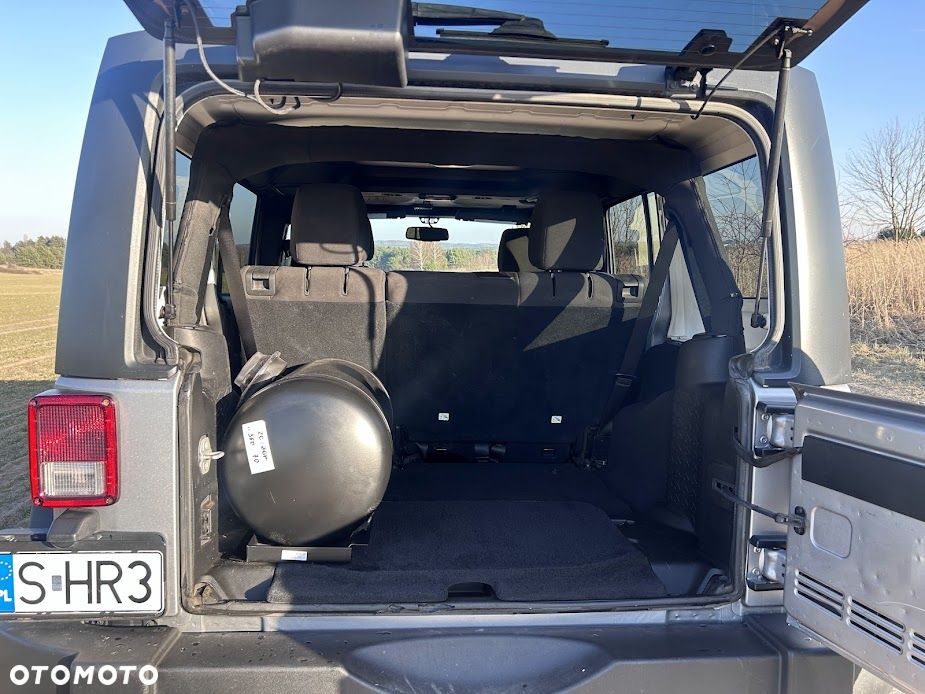 Jeep Wrangler - 11
