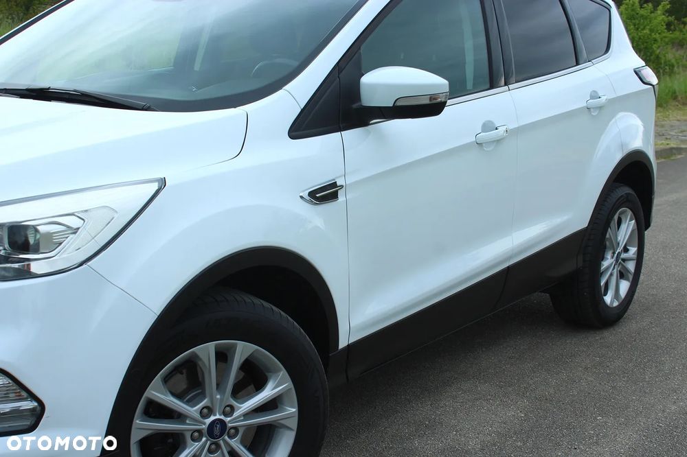 Ford Kuga 2.0 TDCi 4x2 Titanium - 17