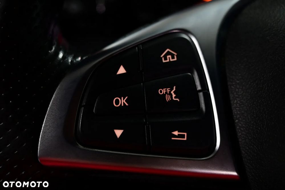 Mercedes-Benz Klasa C 180 AMG Line - 28