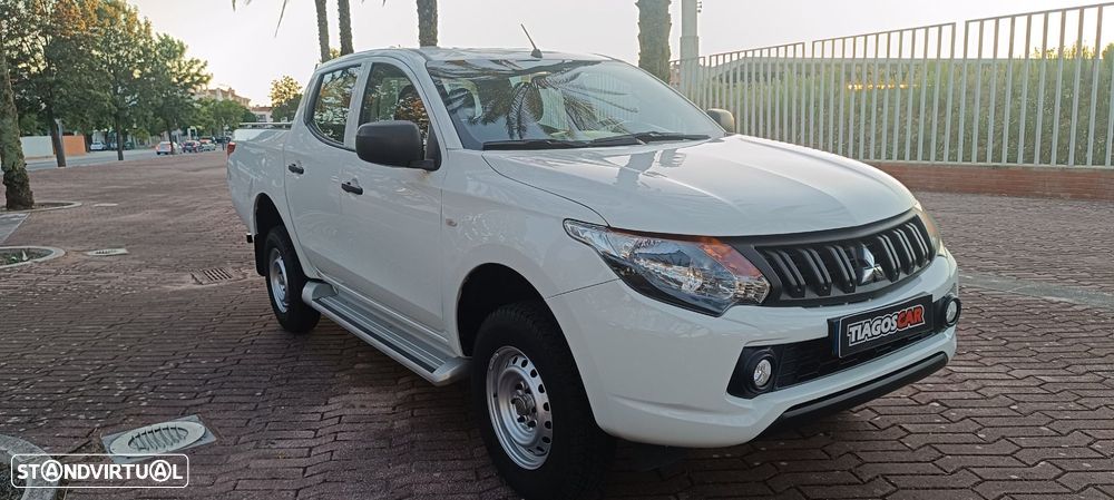 Mitsubishi L200 2.4 DI-D CD Invite 2WD - 2