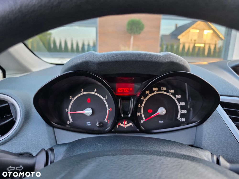 Ford Fiesta 1.25 Trend - 37