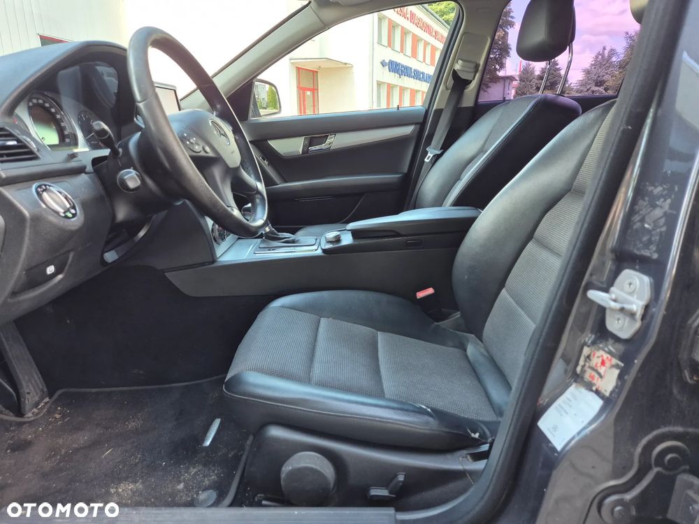 Mercedes-Benz Klasa C 320 CDI DPF 7G-TRONIC Avantgarde - 12