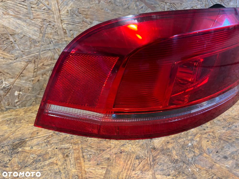 VW Passat B7 Kombi Lampa Tył Tylna Lewa 3AF945095E - 3