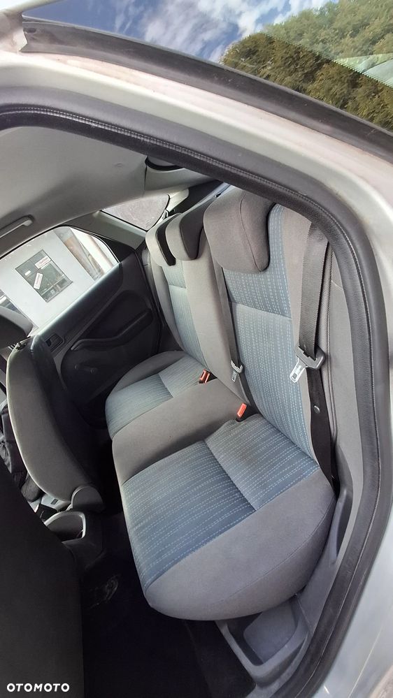 Ford Focus 1.4 Ambiente - 20