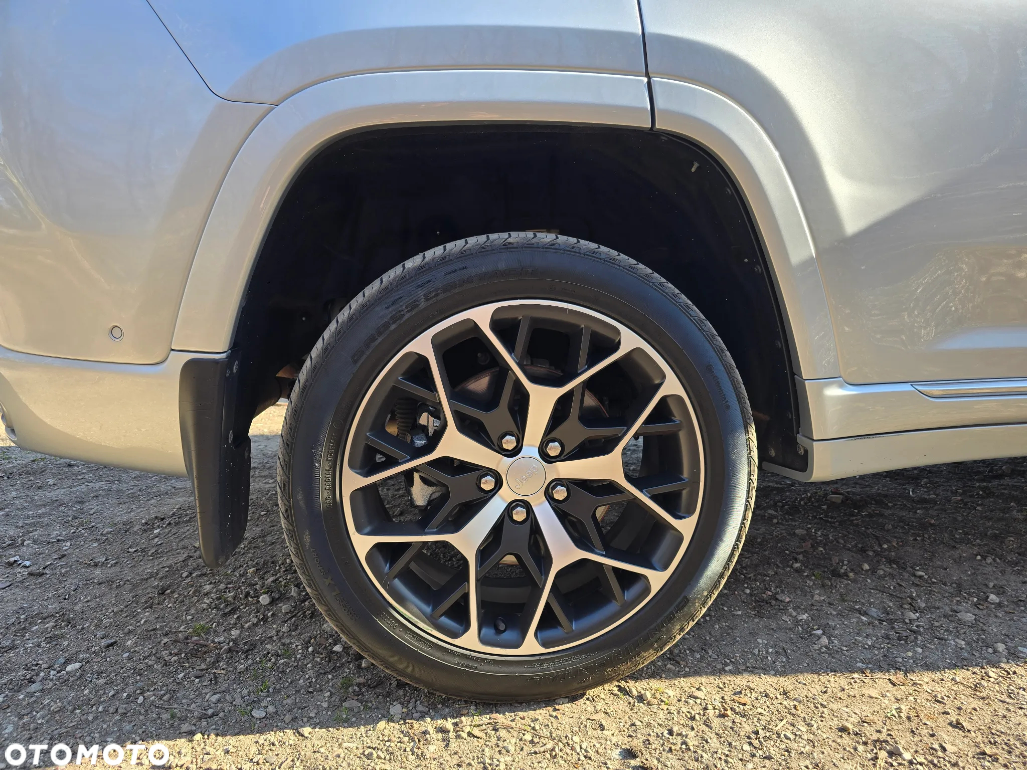 Jeep Grand Cherokee - 14