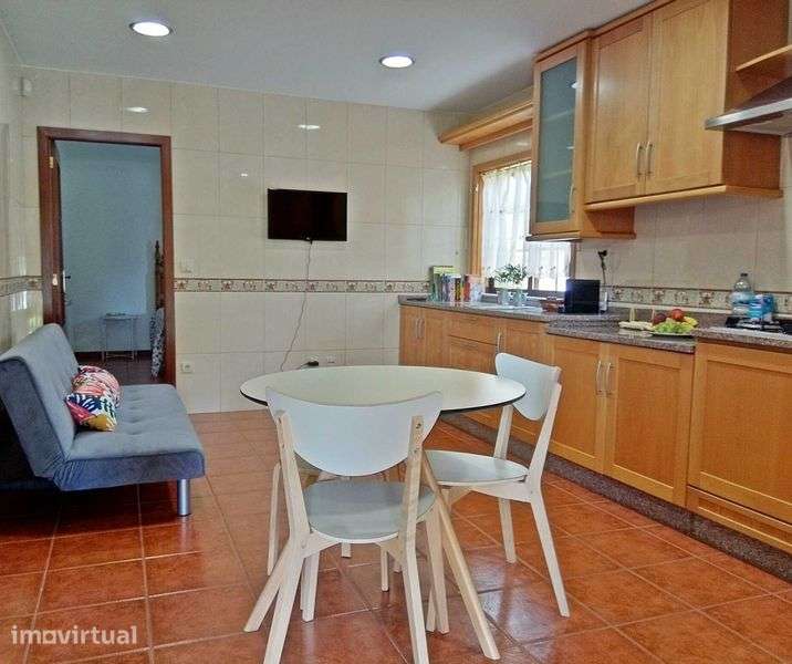Apartamento com 1 quarto, sala, cozinha, jardim e estacionamento - Grande imagem: 4/12