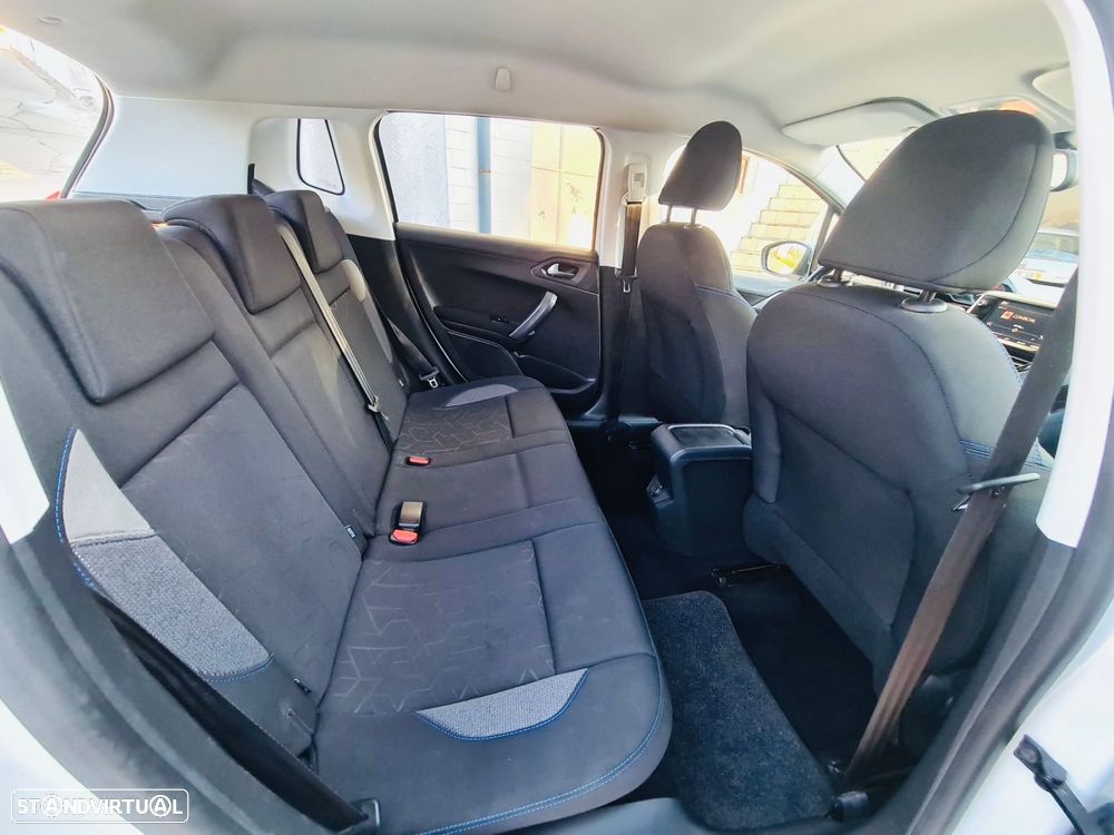 Peugeot 2008 1.2 PureTech Style - 22