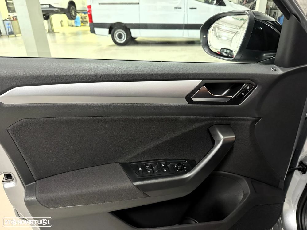 VW T-Roc 1.5 TSI Urban DSG - 9