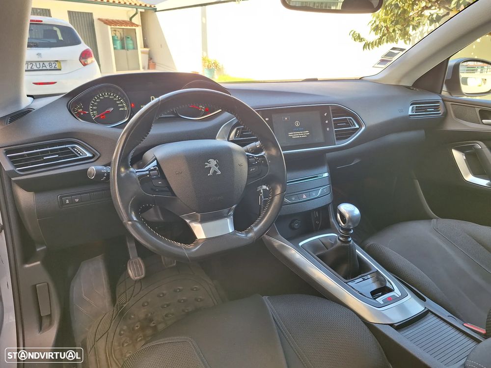 Peugeot 308 SW - 10