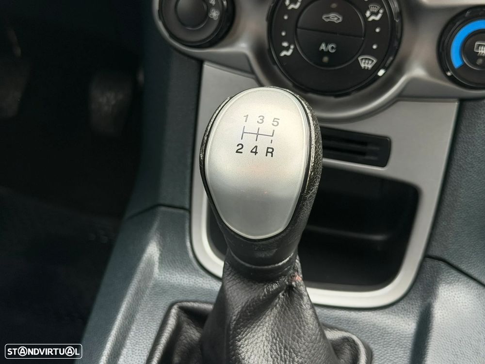 Ford Fiesta 1.4 TDCI Titanium - 11