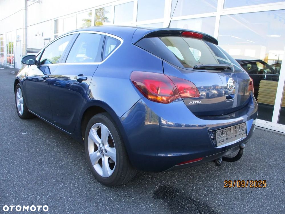 Opel Astra 1.6 Sport - 12