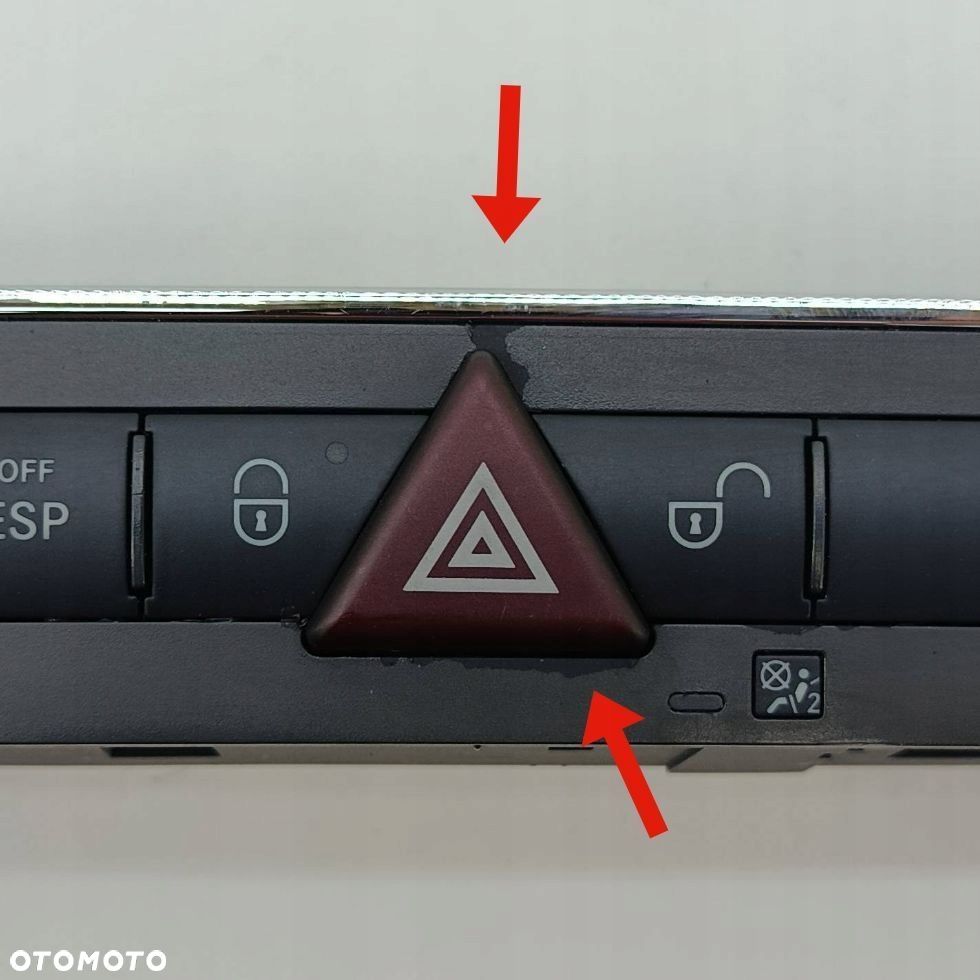 MERCEDES R171 PANEL ŚWIATEŁ AWARYJYCH PRZEŁĄCZNIK 1718209310 - 2