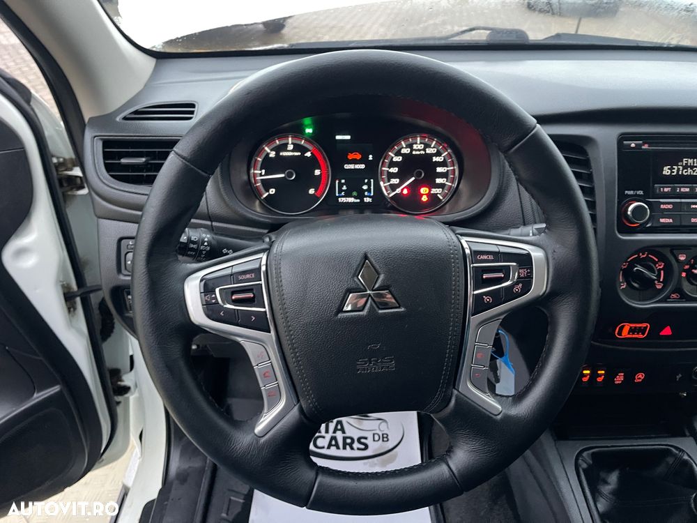 Mitsubishi L200 Double Cab 2.2 DI-D M/T Intense - 38