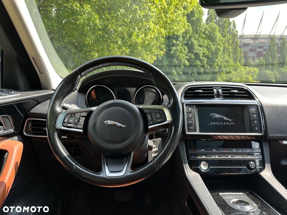 Jaguar F-Pace 2.0 i4D AWD Prestige - 14