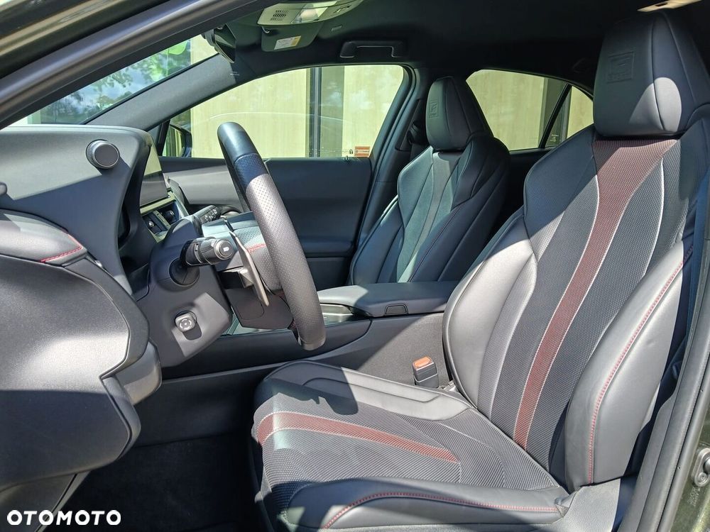 Lexus UX 300h F Sport AWD - 7