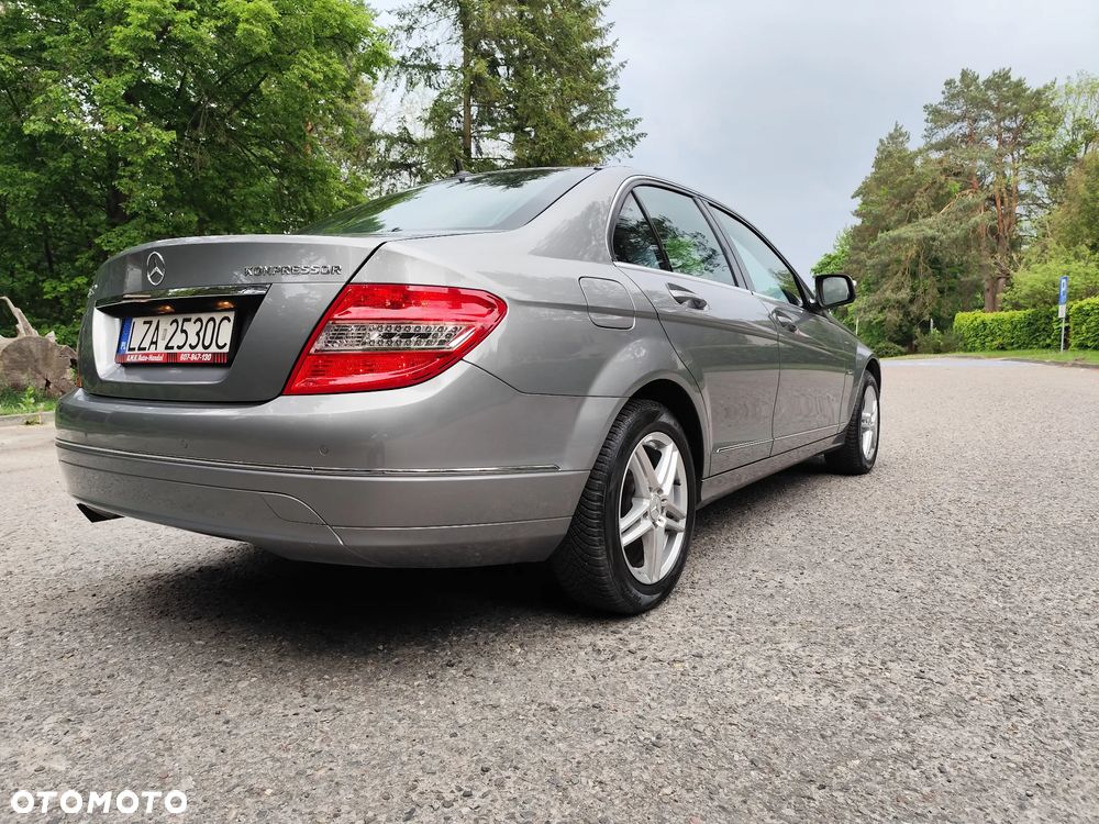 Mercedes-Benz Klasa C 180 BlueEFFICIENCY Avantgarde - 12