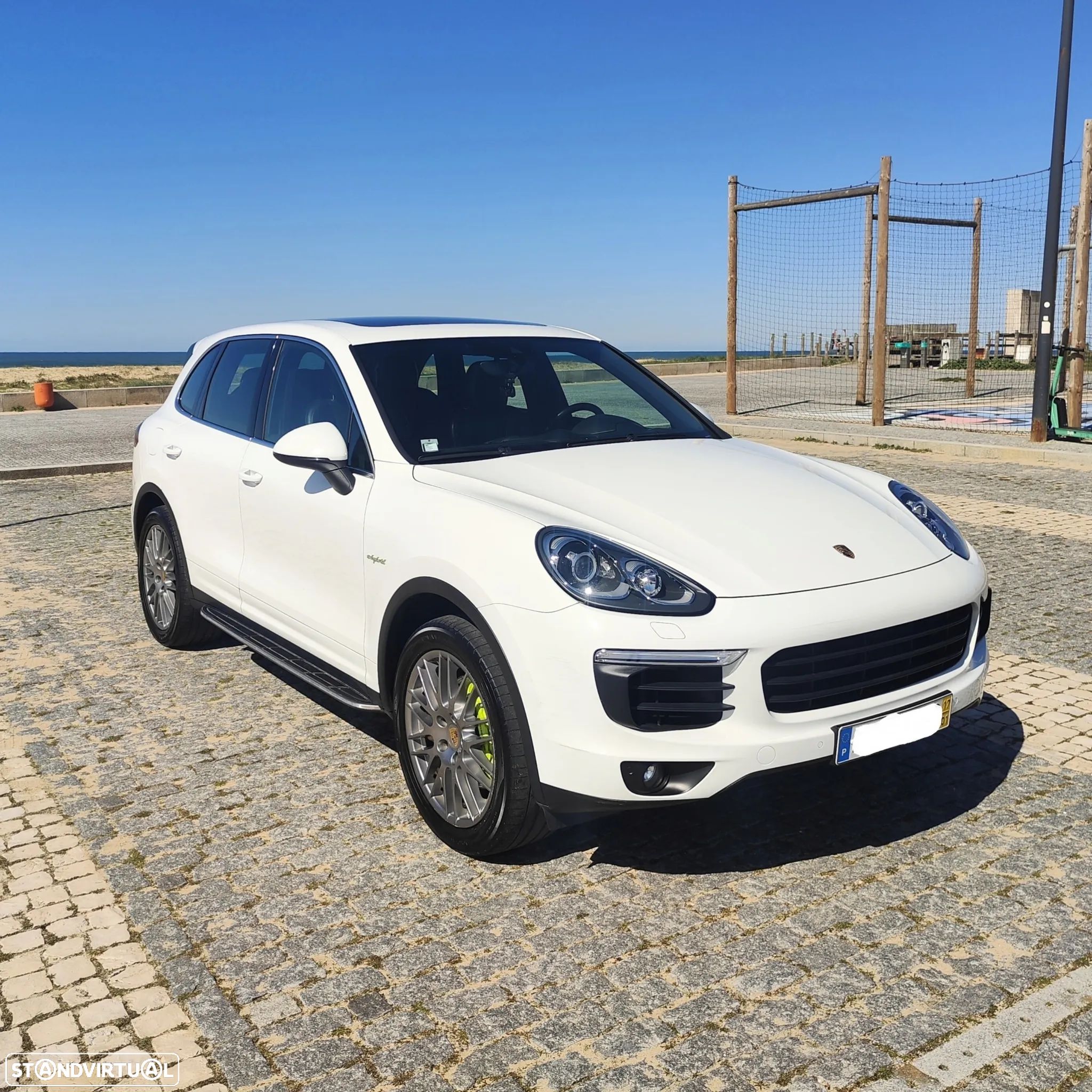 Porsche Cayenne - 1