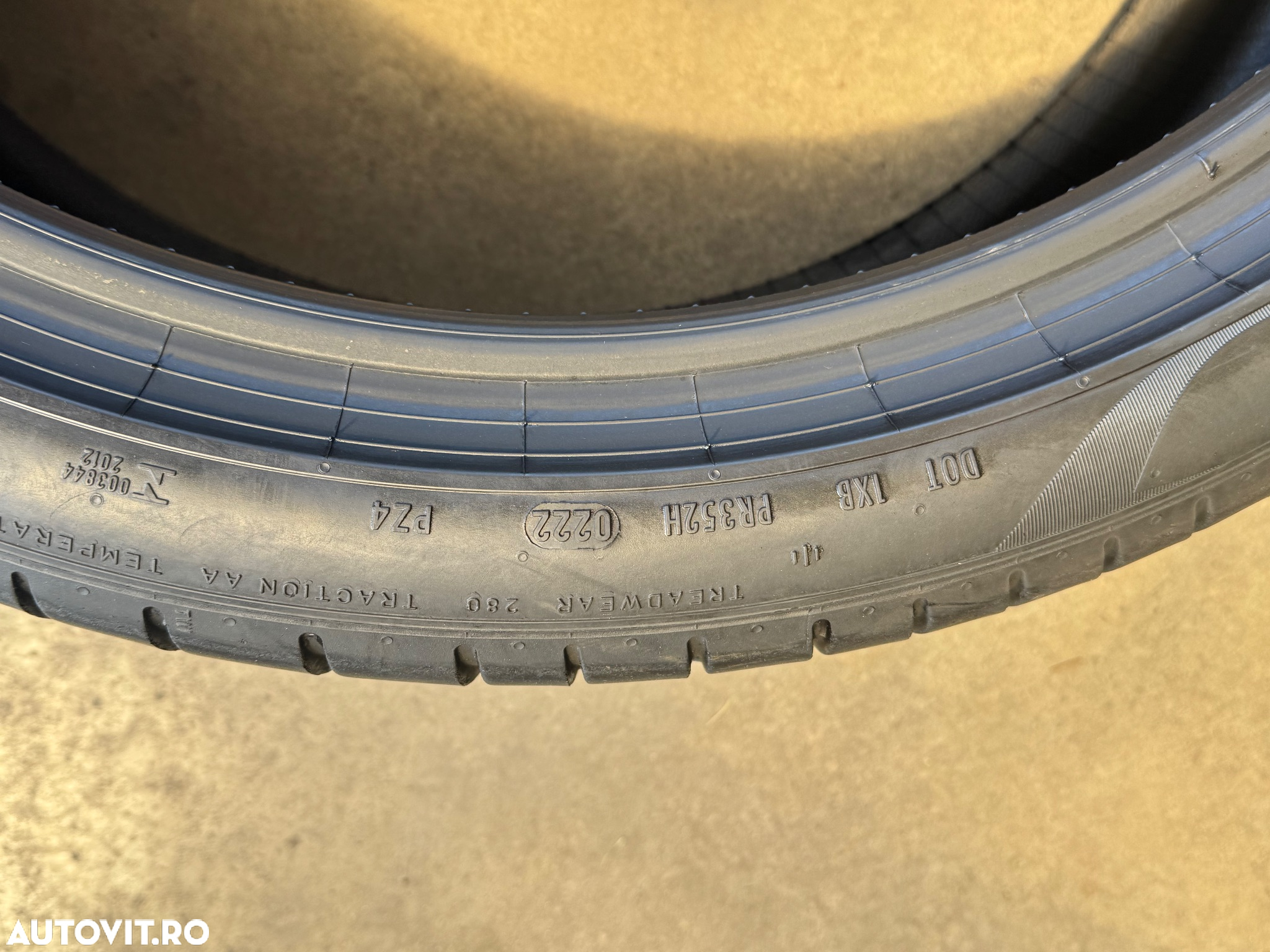 Vând 2 anvelope 275/35/22 Pirelli de vară la 6mm - 6