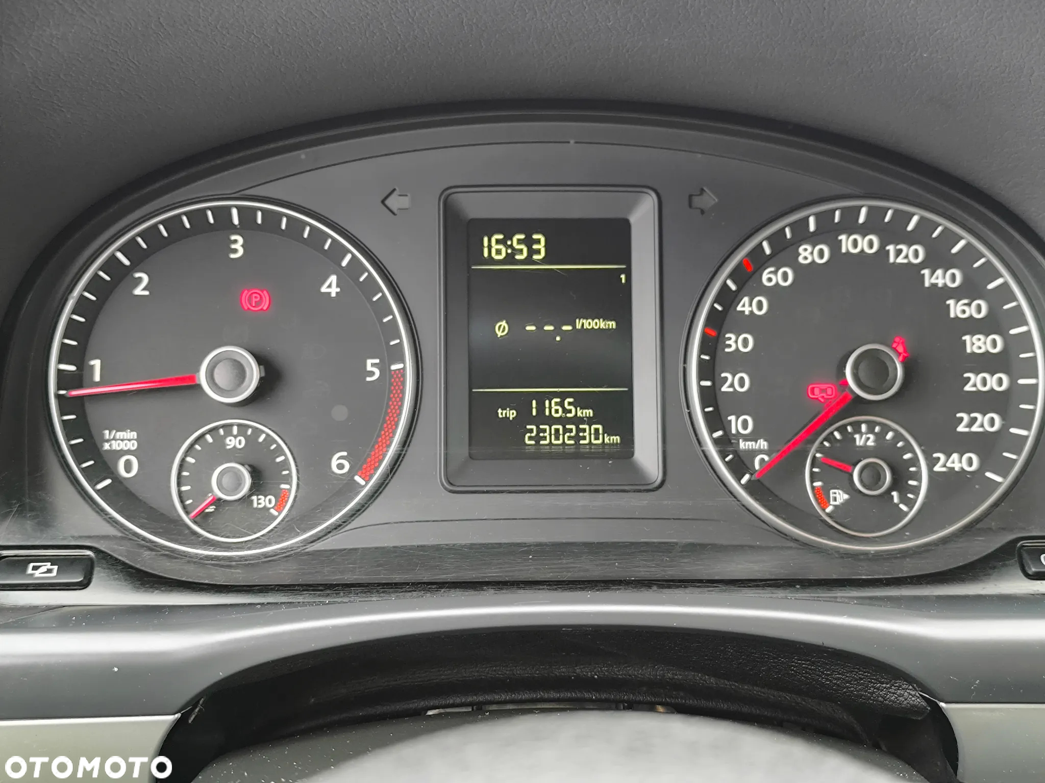 Volkswagen Touran 1.6 TDI DPF Trendline - 24