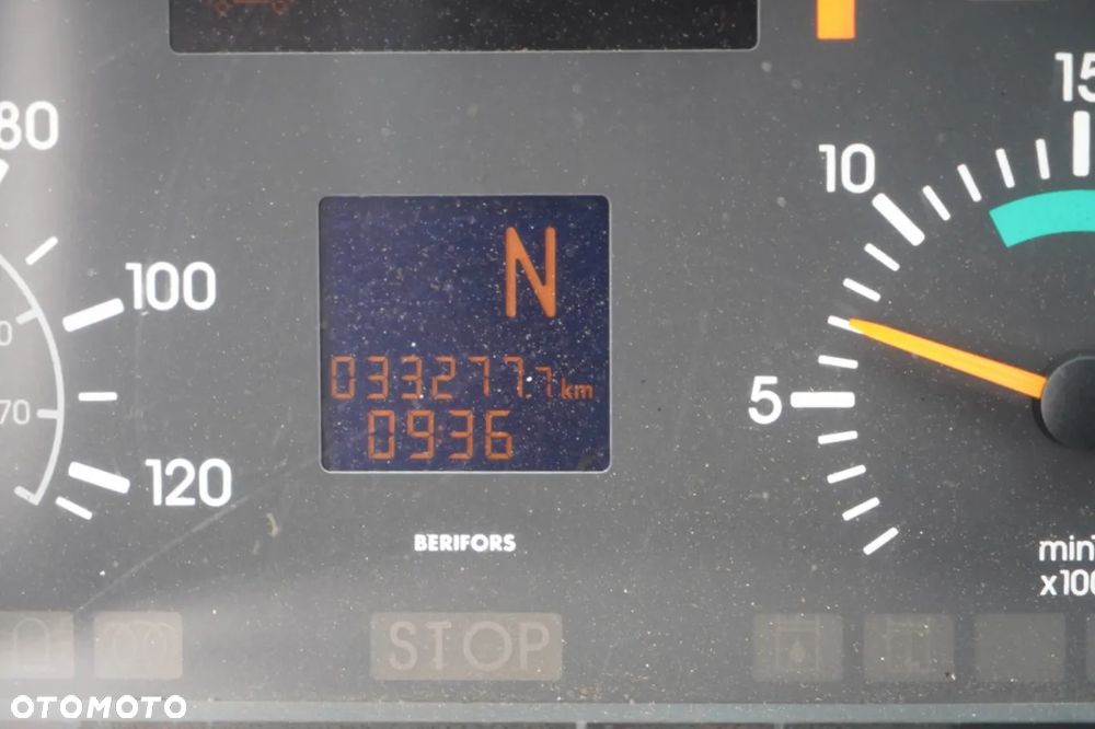 Mercedes-Benz UNIMOG  U300 / 4X4 / WYWROTKA 3 STRONNA / PŁUG / KOMUNALNY / HYDROZŁĄCZA / EPS + SPRZĘGŁO - 39