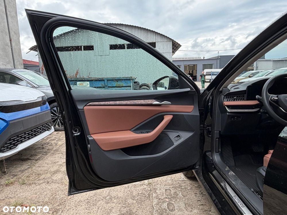 Skoda Superb 2.0 TSI L&K DSG - 12