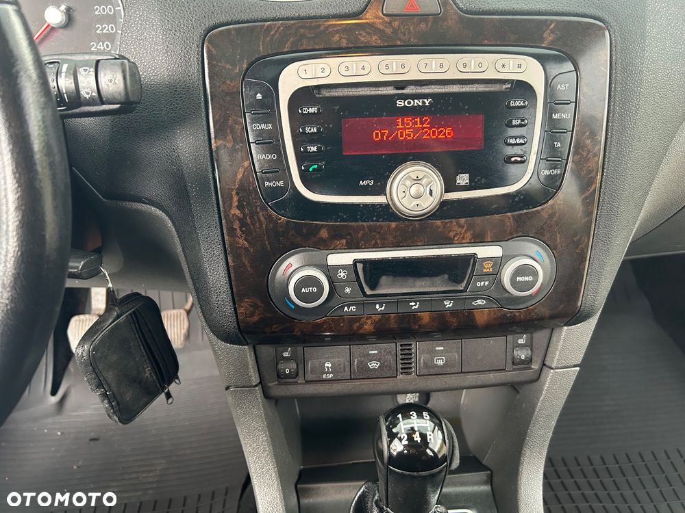 Ford Focus Ghia - 18