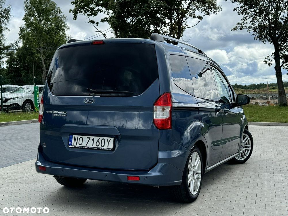 Ford Tourneo Courier - 10