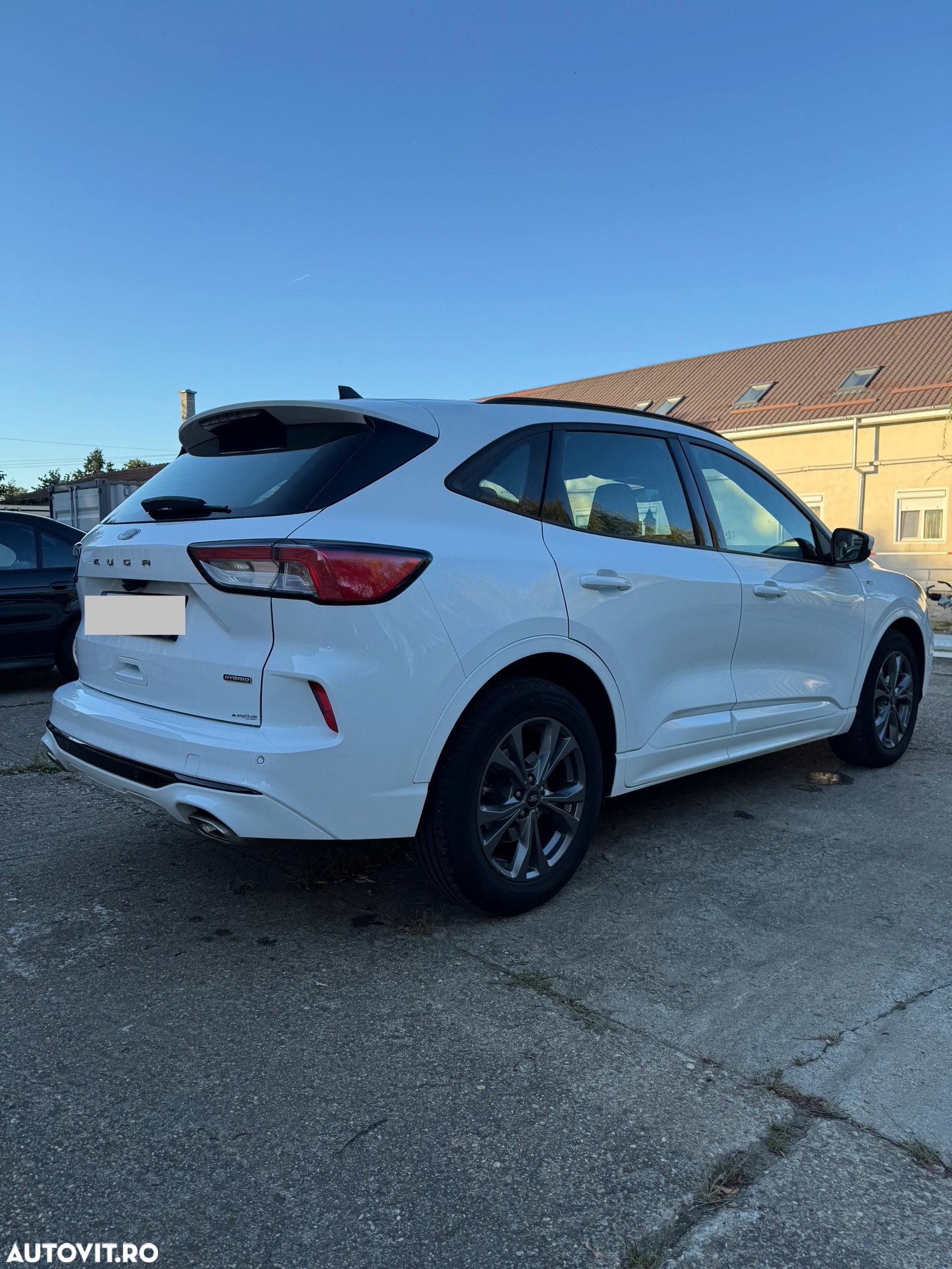 Ford Kuga 2.5 Duratec FHEV ST-LINE - 4