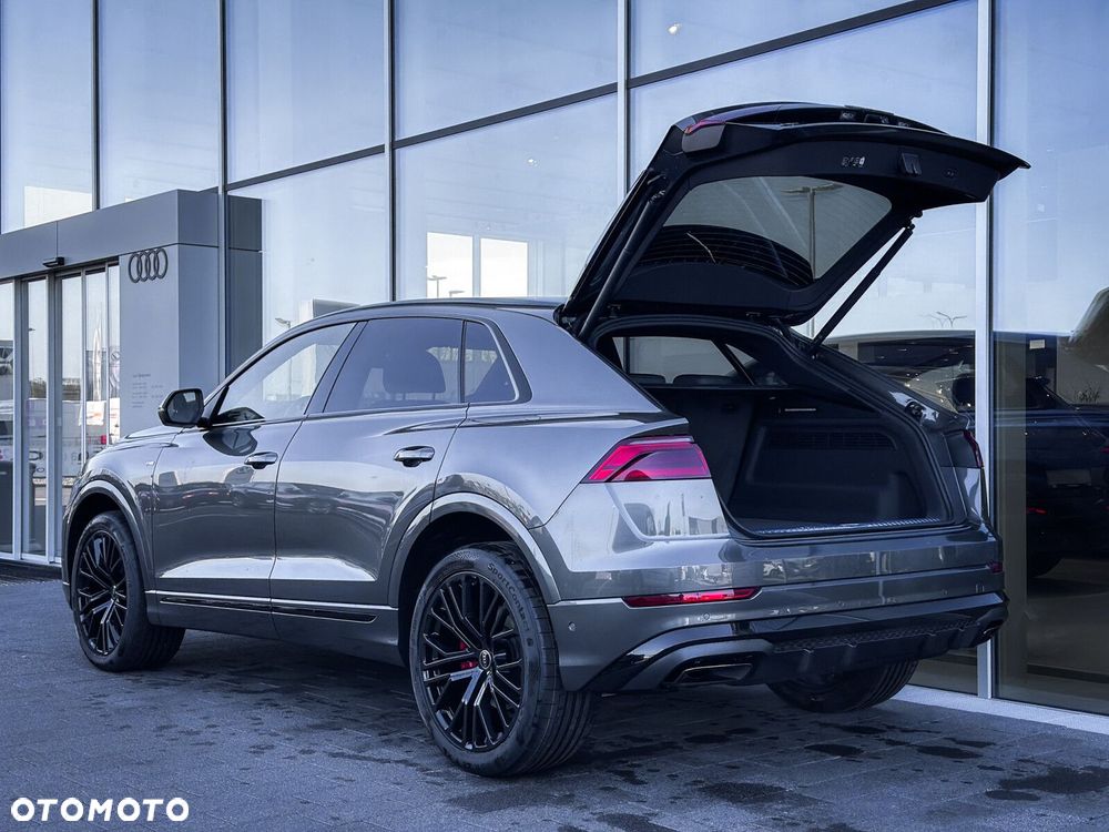 Audi Q8 - 8