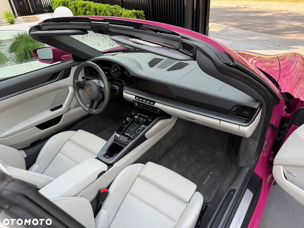 Porsche 911 Targa 4S - 22