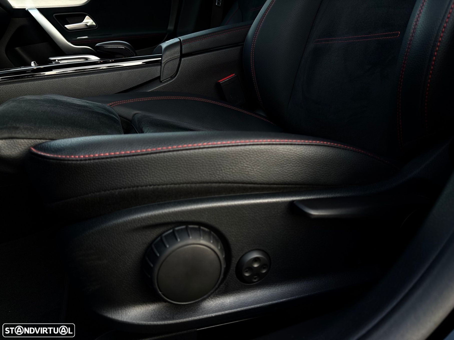 Mercedes-Benz CLA 250 e Shooting Brake AMG Line - 19