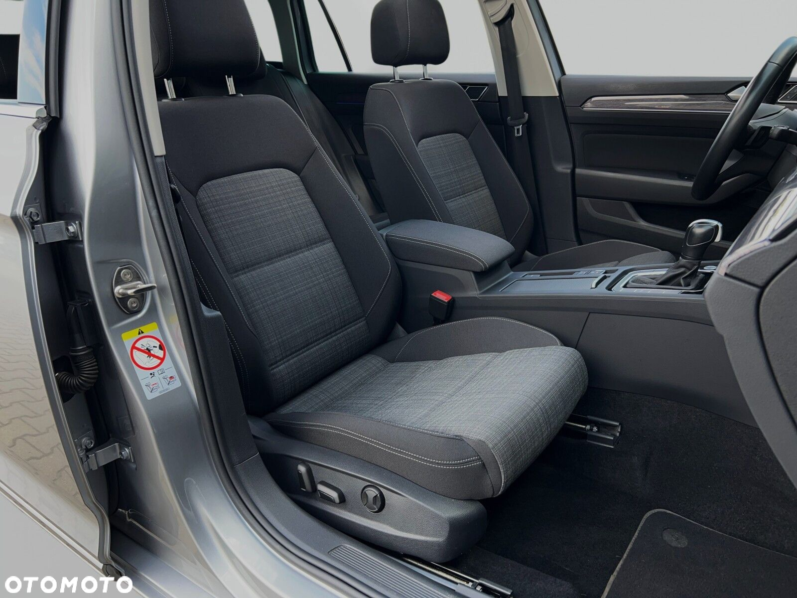 Volkswagen Passat 2.0 TDI Business DSG - 14