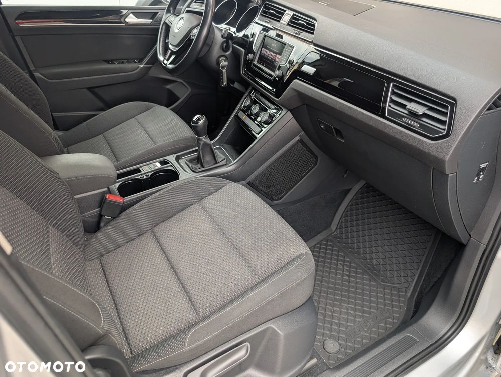 Volkswagen Touran 1.6 TDI BMT Comfortline - 21