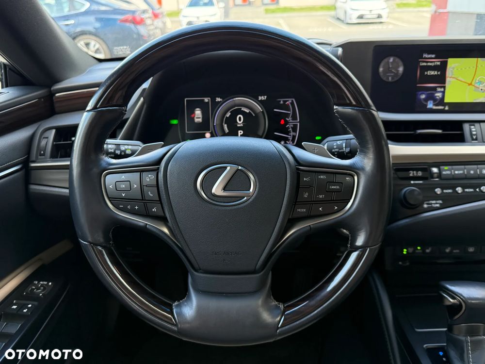 Lexus ES 300h Prestige - 25