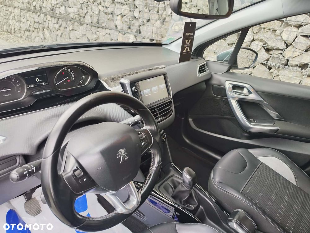 Peugeot 2008 1.2 Pure Tech Allure S&S - 22