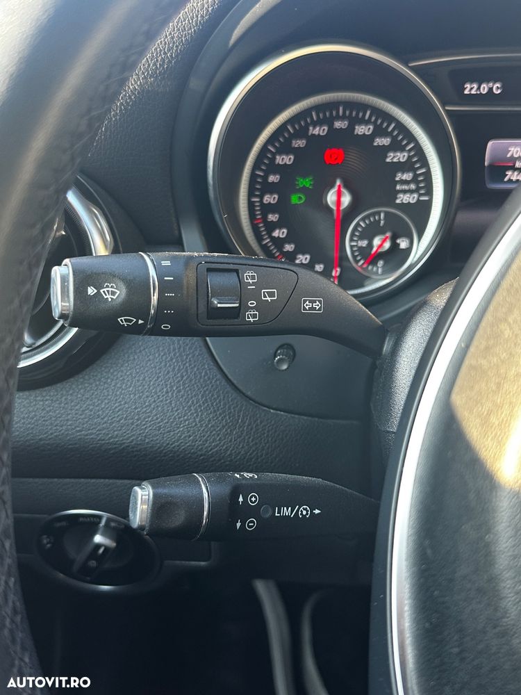 Mercedes-Benz GLA - 21