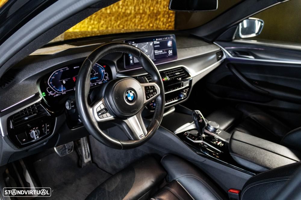 BMW 530 e Pack Desportivo M - 15