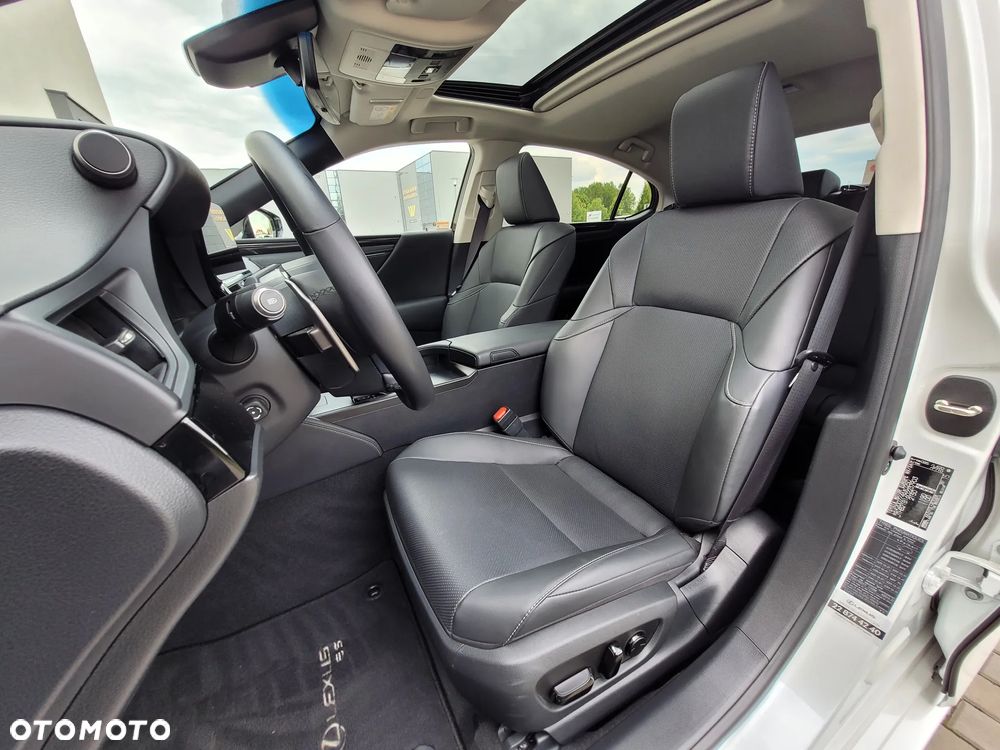 Lexus ES 300h Business Edition - 9