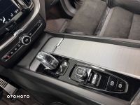 Volvo XC 60 T8 AWD Plug-In Hybrid R-Design - 25
