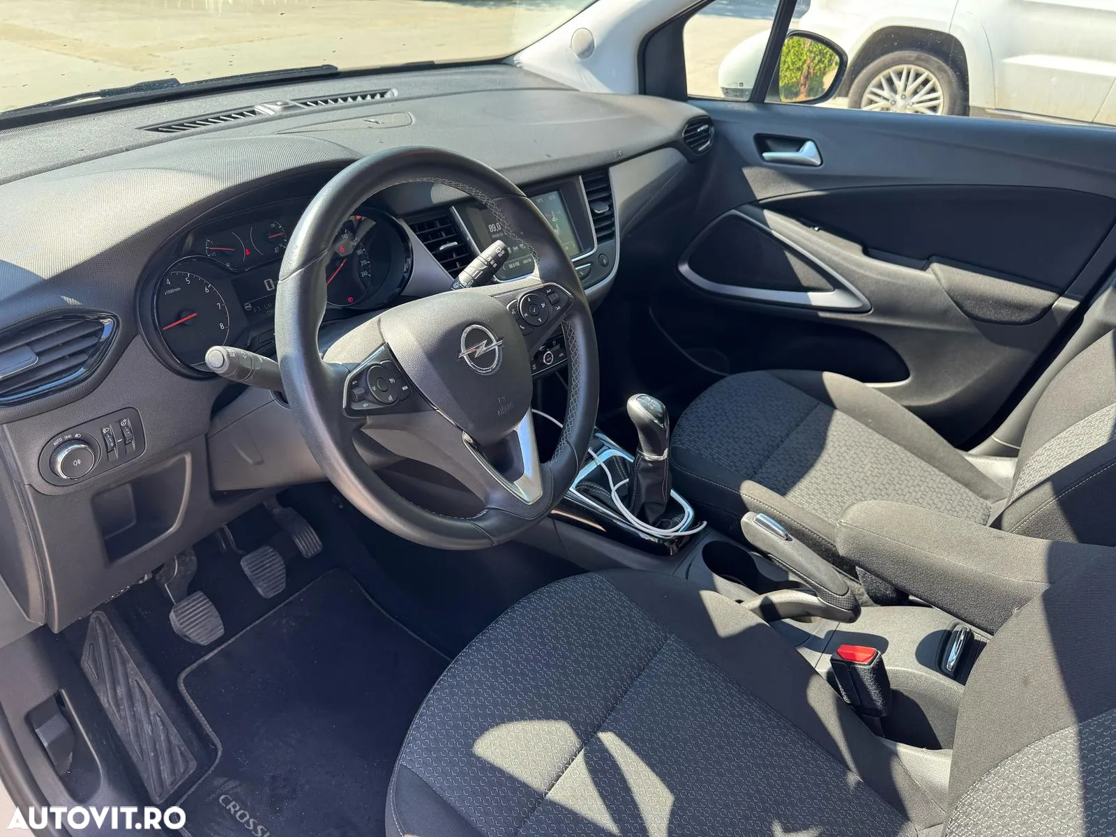 Opel Crossland X 1.2 Design Line - 8