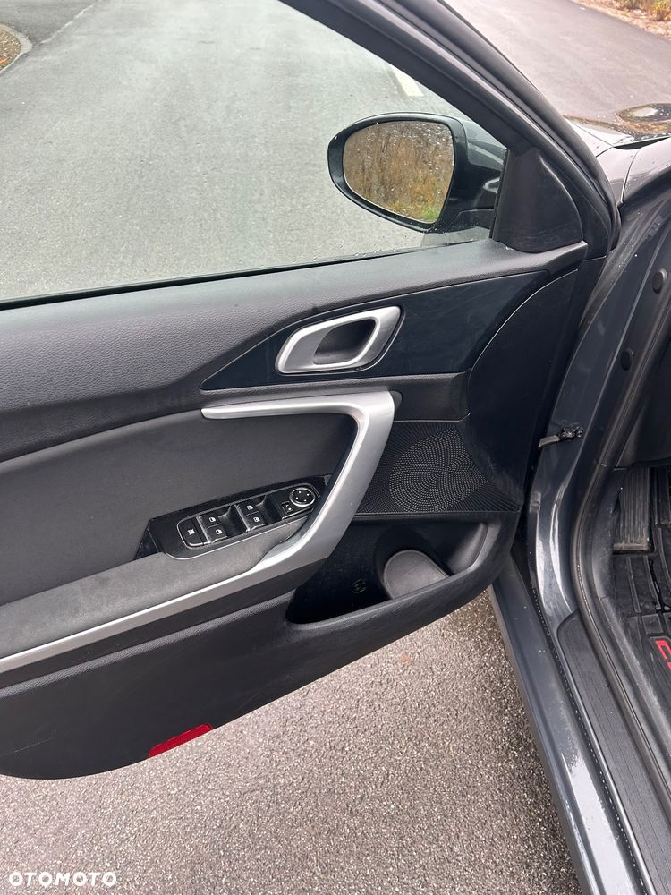 Kia Ceed 1.6 CRDi SCR L - 15