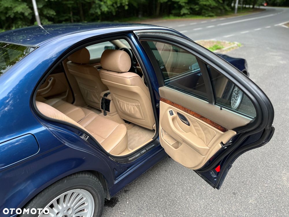 BMW Seria 5 520i - 7