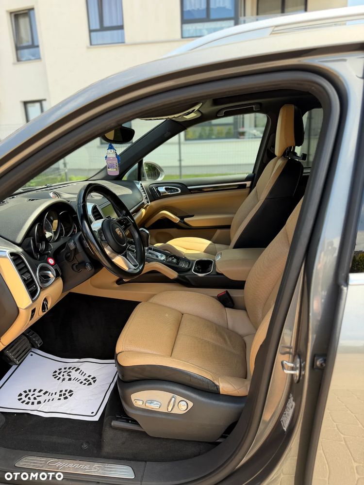 Porsche Cayenne S - 9