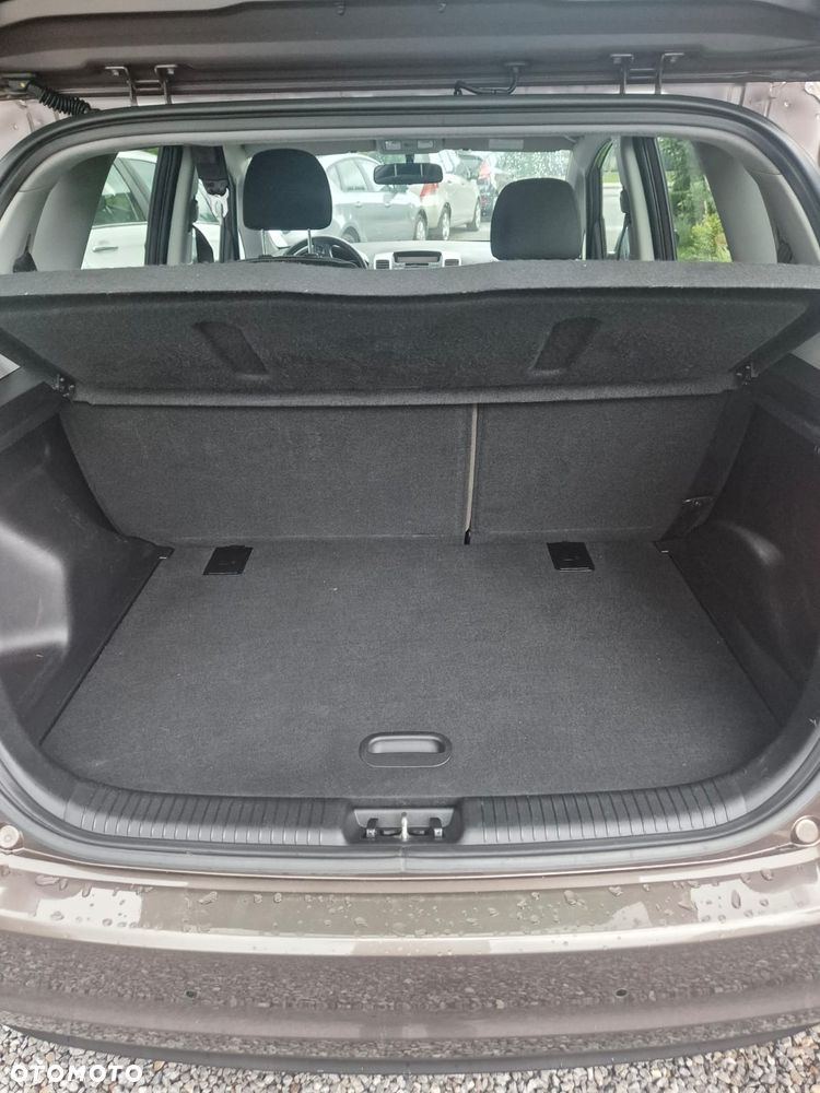 Kia Venga - 9